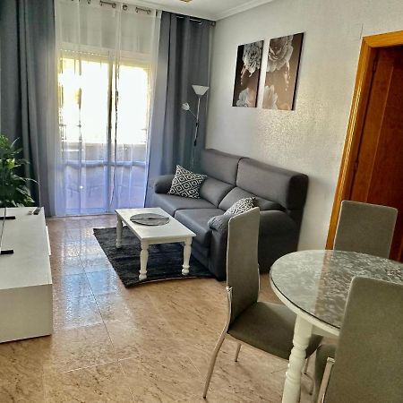 Costa Blanca Apartment ตอร์เรเวียคา ภายนอก รูปภาพ