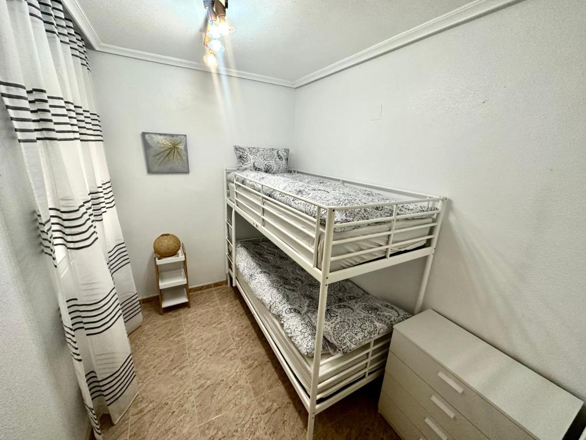 Costa Blanca Apartment ตอร์เรเวียคา ภายนอก รูปภาพ
