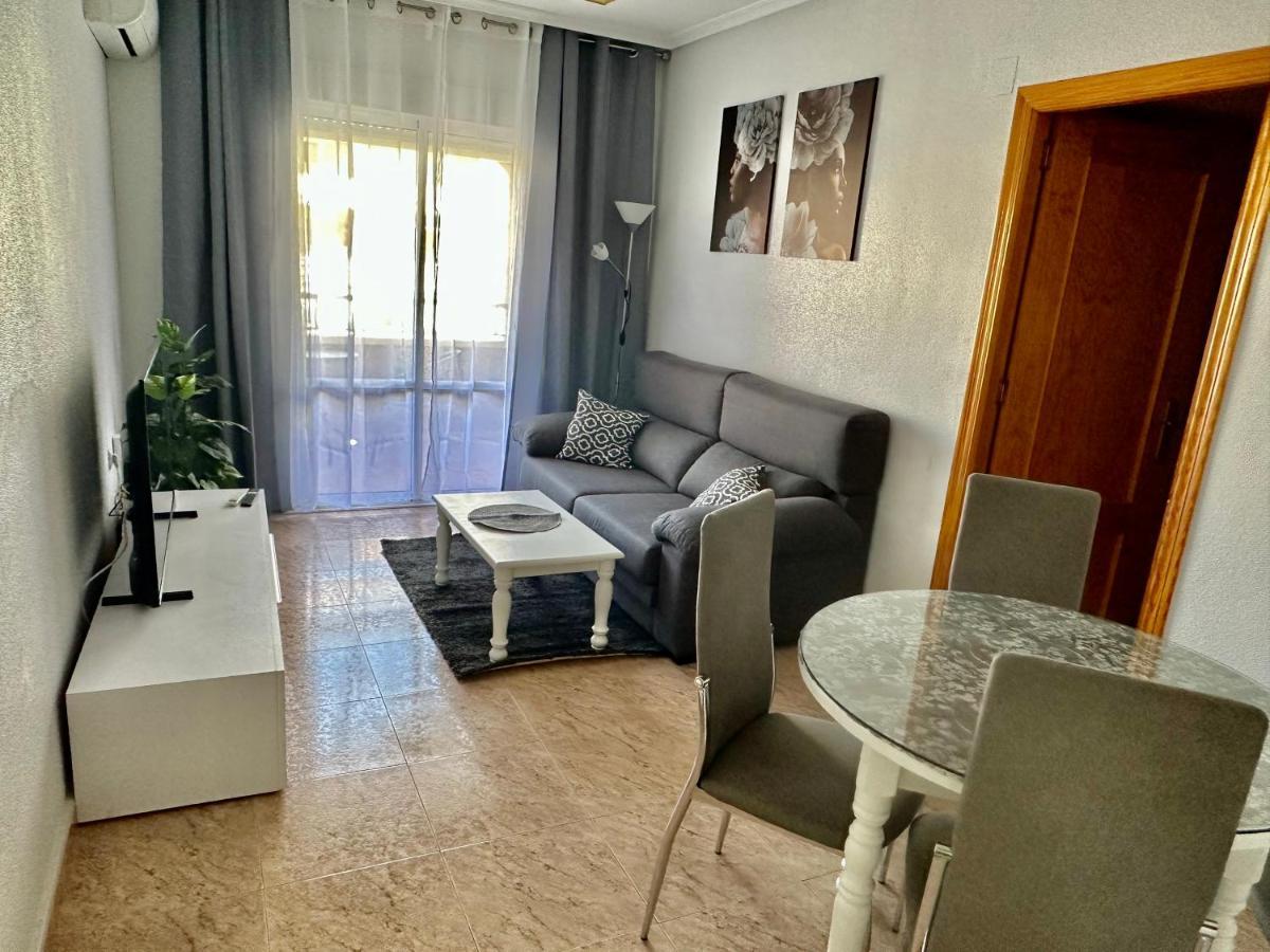 Costa Blanca Apartment ตอร์เรเวียคา ภายนอก รูปภาพ