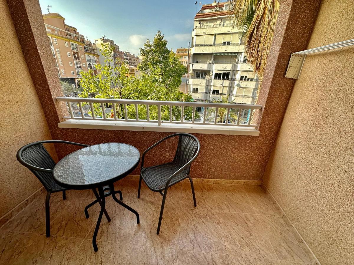 Costa Blanca Apartment ตอร์เรเวียคา ภายนอก รูปภาพ