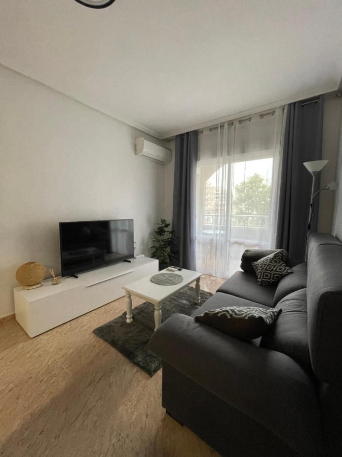Costa Blanca Apartment ตอร์เรเวียคา ภายนอก รูปภาพ