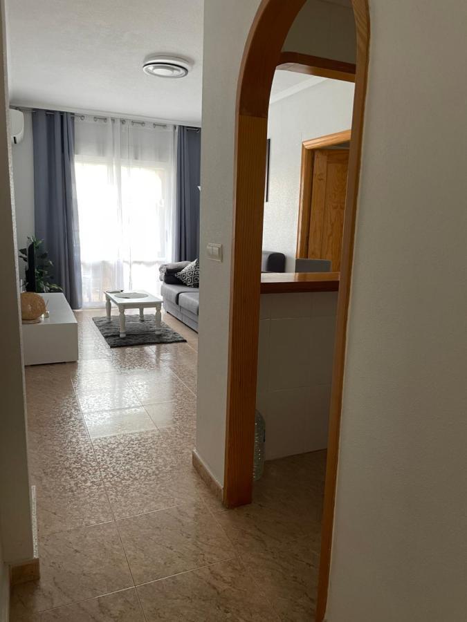 Costa Blanca Apartment ตอร์เรเวียคา ภายนอก รูปภาพ