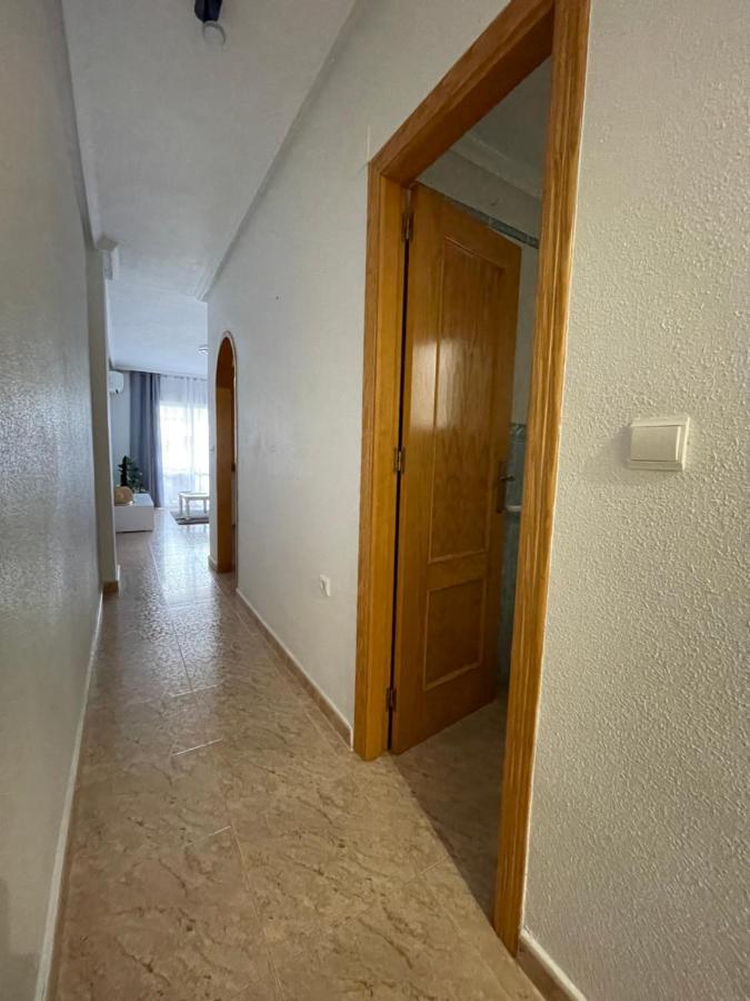 Costa Blanca Apartment ตอร์เรเวียคา ภายนอก รูปภาพ